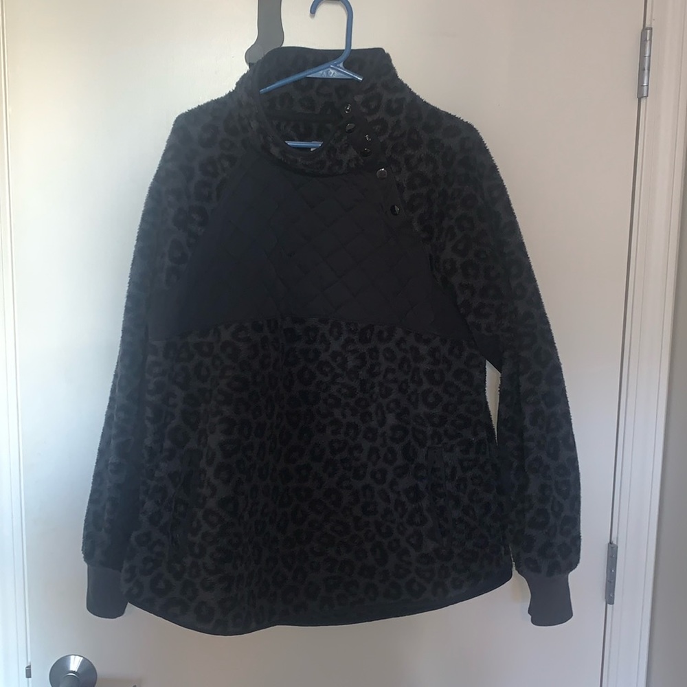 Abercrombie & Fitch Fleece top